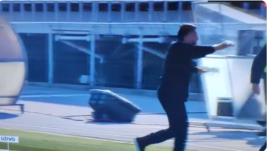 HAJDUK GUBI, ALI I KADA VODI ITALIJAN „LUDI“ Gatuzo gurnuo svog pomoćnika i oterao ga sa klupe! Dobio žuti karton! (VIDEO)