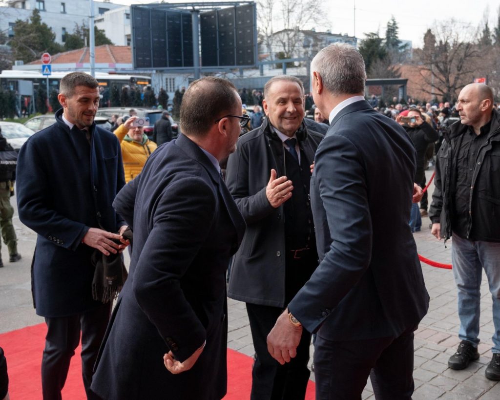 NEKA NOVA ERA ODNOSA VEČITIH RIVALA Terzić dočekao delegaciju Partizana: Dobro došli, gospodo draga (VIDEO)