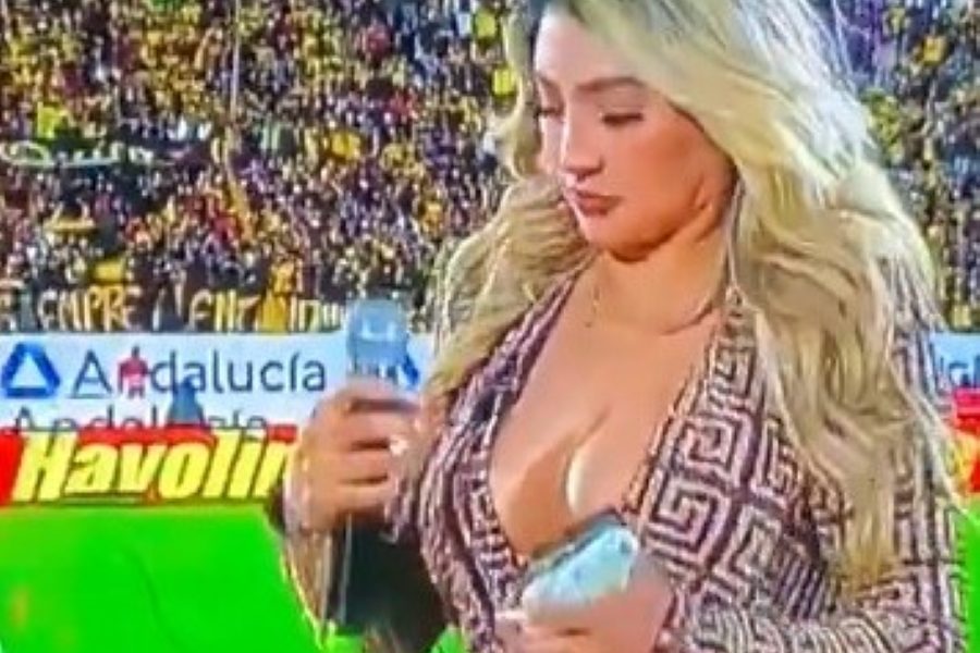 I DILETA BI JOJ POZAVIDELA Voditeljki „Žute noći“ se grudi razletele u kadru! Nije ni slavnom Trezegeu bilo lako (FOTO/VIDEO)