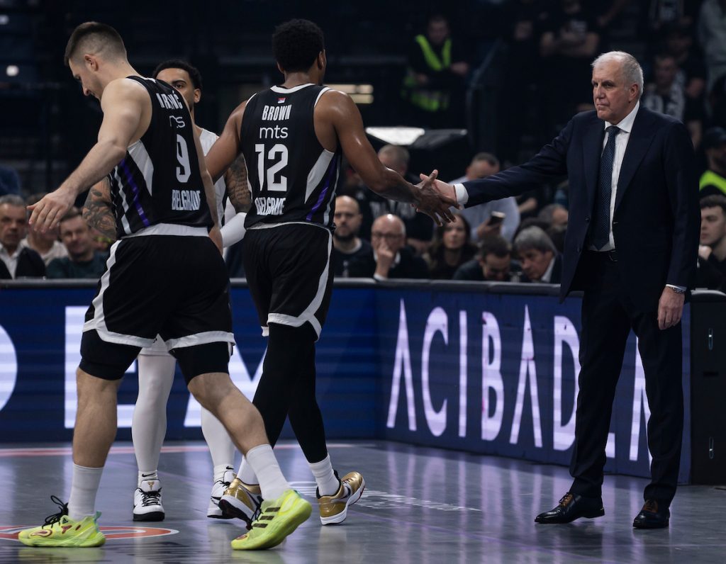 CRNO-BELI UPISALI I 15. RECKU Partizan ubedljivo vodio, zatim se igrao sa strpljenjem navijača i na kraju srušio Baskoniju!