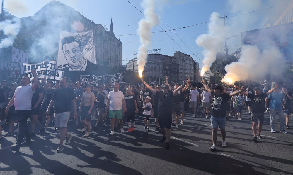 PRVI SNIMCI IZ „GRADA UNIVERZITETA“ Trgom u Bolonji odjekuje „Ogrejaće, obasjaće“ (VIDEO)