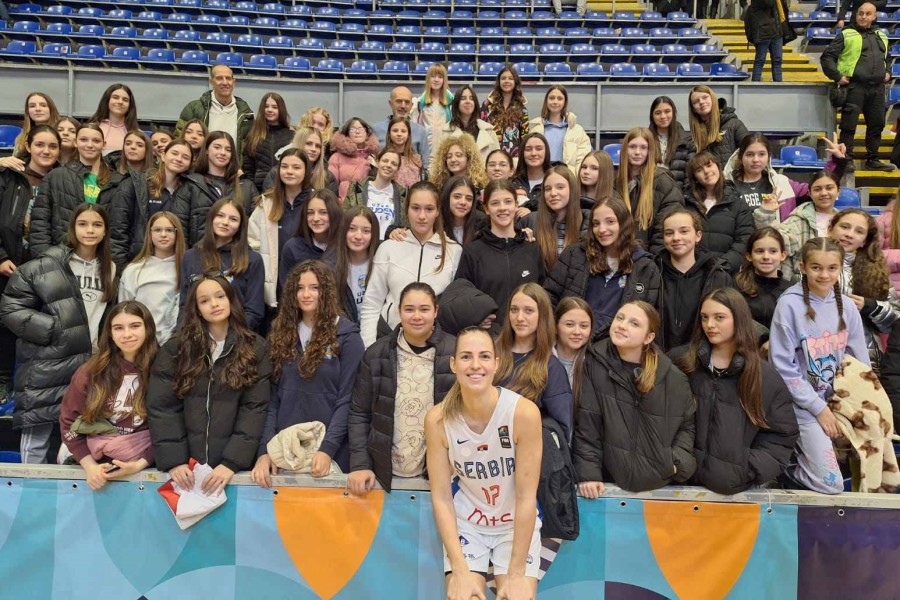 STUDENT U BEOGRADU Podrška za Srbiju, ali i Milicu (VIDEO)