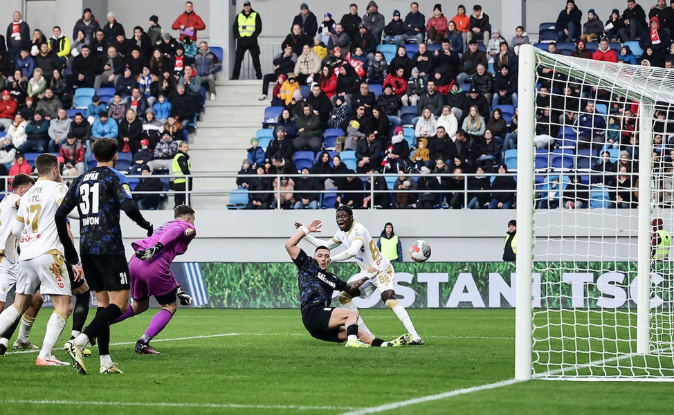 LUDNICA U BAČKOJ TOPOLI Zvezda u 98. minutu stigla do pobede u velikom derbiju! TSC-u presudila Milojevićeva zlatna izmena (VIDEO)