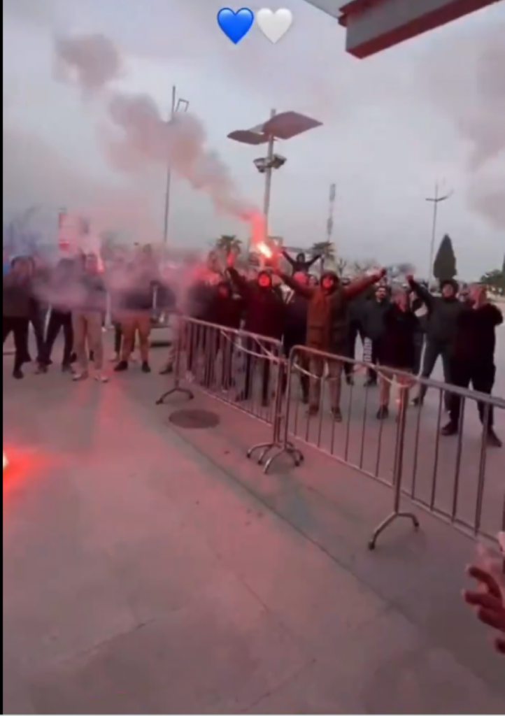 „VARVARI“ KAO „GROBARI“ Gorelo je u Podgorici, pogledajte kako su dočekani Rajt i drugari (VIDEO)
