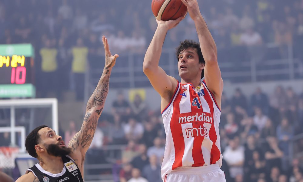 Kakav snimak! Legende ispratile Tea u penziju! Tu su Nole, Jokić, Vučević, Bogdan zapalio cigaru (VIDEO)