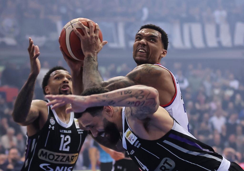 ZVEZDA NE DA „ŽUĆKA“ Crveno-beli srušili Partizan posle velike drame u „Čairu“!