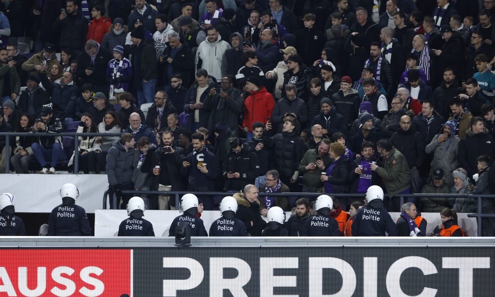 HAOS U BRISELU Gol En Nesirija, pa tuča na tribinama! Prekid trajao 15 minuta (VIDEO)