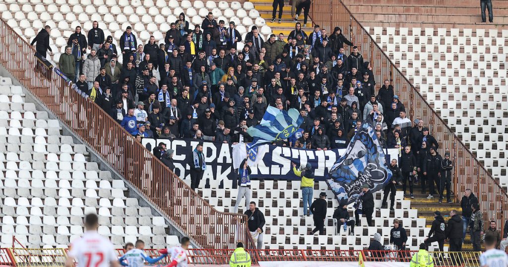 Groznica trese Novi Pazar: Ni kiša nije omela ljude da kupe ulaznicu za meč sa Zvezdom (FOTO)