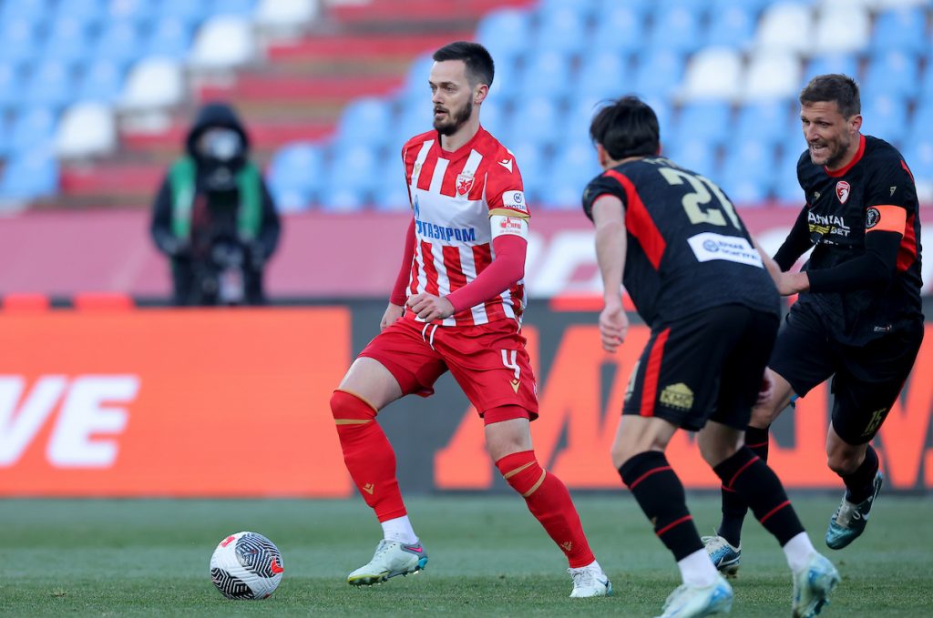 ZVEZDA PREGAZILA RADNIČKI Majstorija Ivanića! Lob za fudbalske almanahe! Pa još jedan gol veziste za 6:0! (VIDEO)