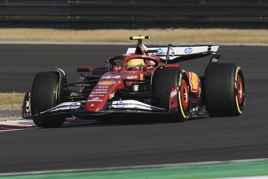 Hamiltonu pol pozicija za sprint trku u Šangaju