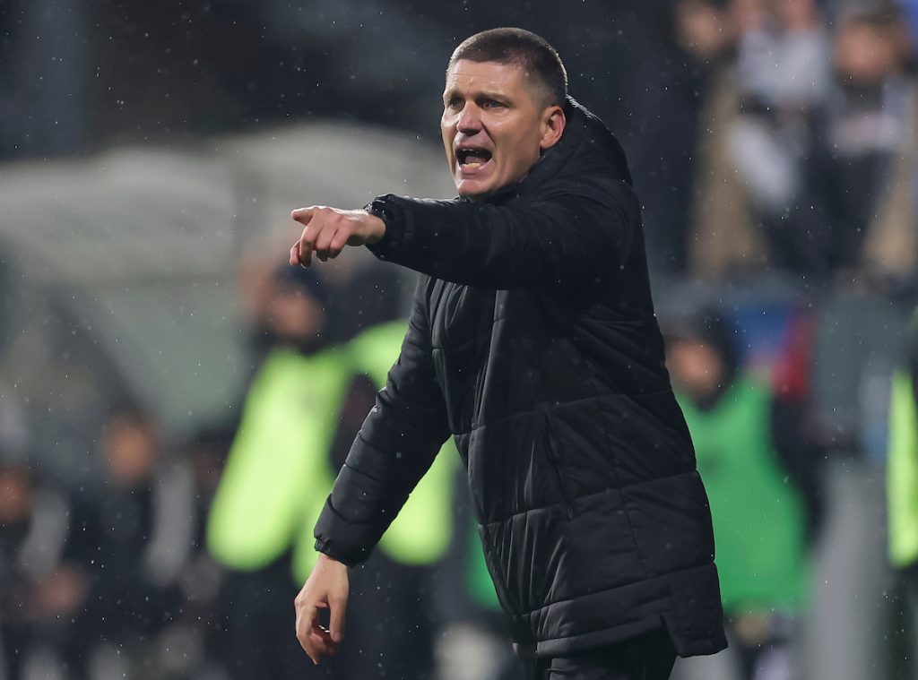 Deluje kao bezizlazna situacija, ali nije – Blagojević ima dve opcije za levo krilo na derbiju