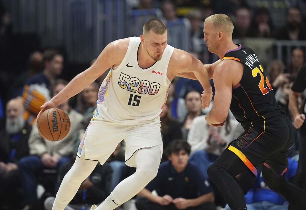 VEČE ZA ISTORIJU U KOLORADU Denver i Finiks priredili šou od 290 poena, Jokić upisao tripl-dabl kakav nije viđen u istoriji NBA lige! (FOTO/VIDEO)