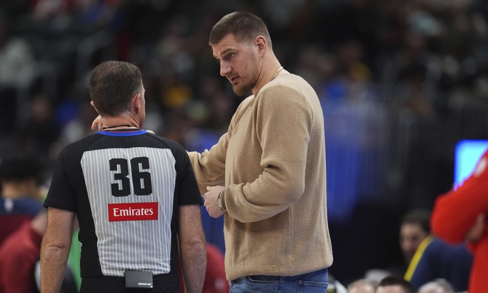 Jokić se u „civilki“ prepirao sa sudijom