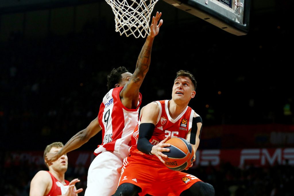 Senzacija u Pireju! Desetkovana Zvezda ponovo slavila nad Olimpijakosom