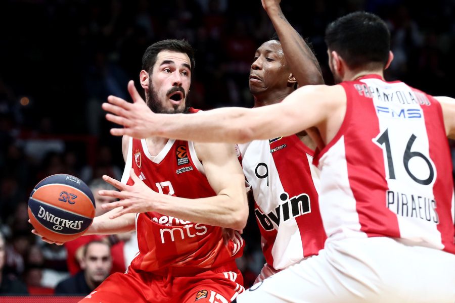 Nikola Kalinić na utakmici protiv Olimpijakosa (Foto: Starsport)