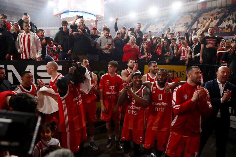 Košarkaši Crvene zvezde posle pobede nad Olimpijakosom (Foto: Starsport)
