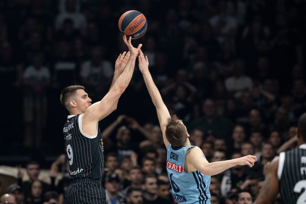 Partizan je i dalje živ! Pala je Alba, a borba počinje tek sada