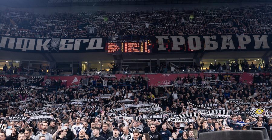 Navijači Partizana na utakmici protiv Baskonije (Foto: Starsport)