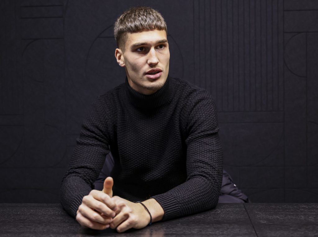 NIKOLA SIMIĆ ZA MAXBET SPORT: U Teleoptik idem peške! Voleo bih da celu karijeru ostranem u Partizanu i da se naosvajam trofeja! (FOTO/VIDEO)