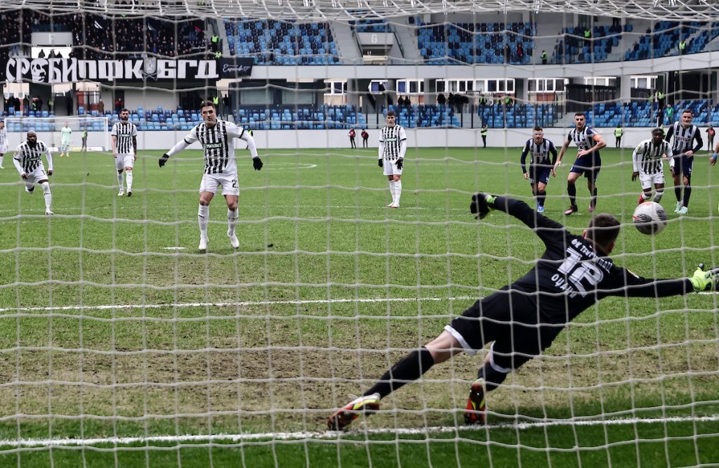 PARTIZAN DOBIO DVA PENALA U ČETIRI MINUTA Nikolić nastavio golgeterski niz, Zubairu duplirao prednost crno-belih (VIDEO)