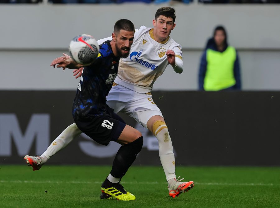 Miloš Degenek u duelu sa Andrijom Maksimovićem (Foto: Starsport)