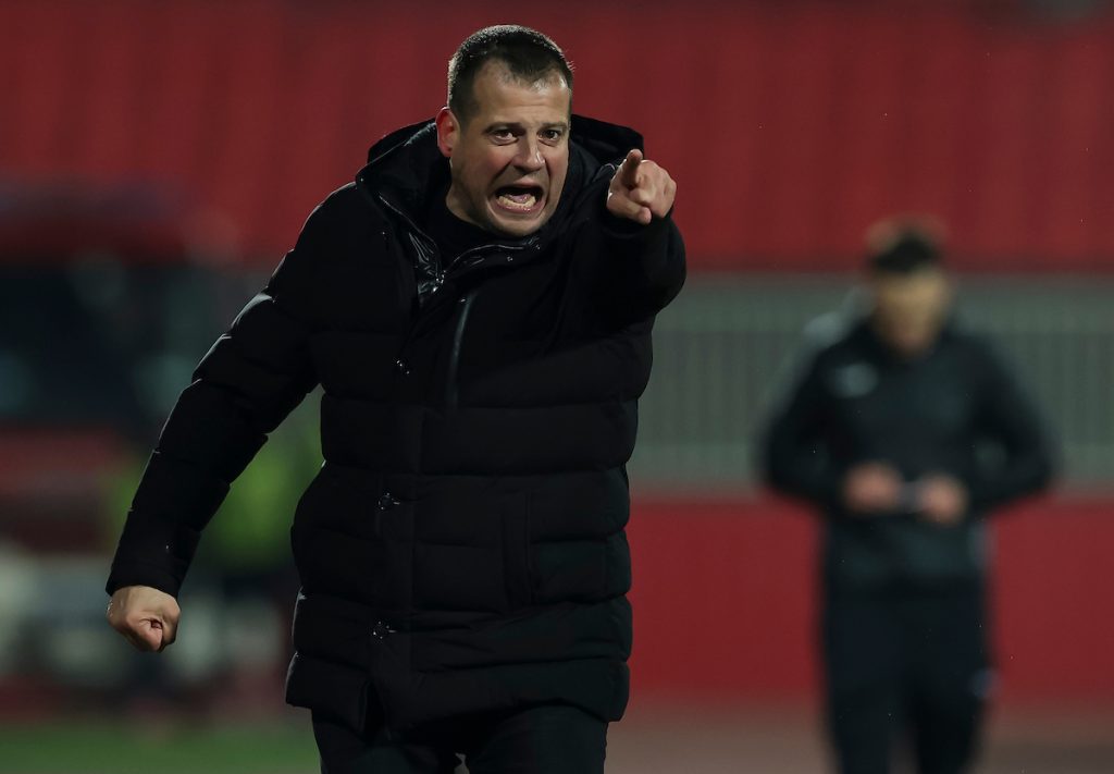 Komedija! Lalatović čupao kosu! Komičan autogol Budućnosti u velikom derbiju (VIDEO)