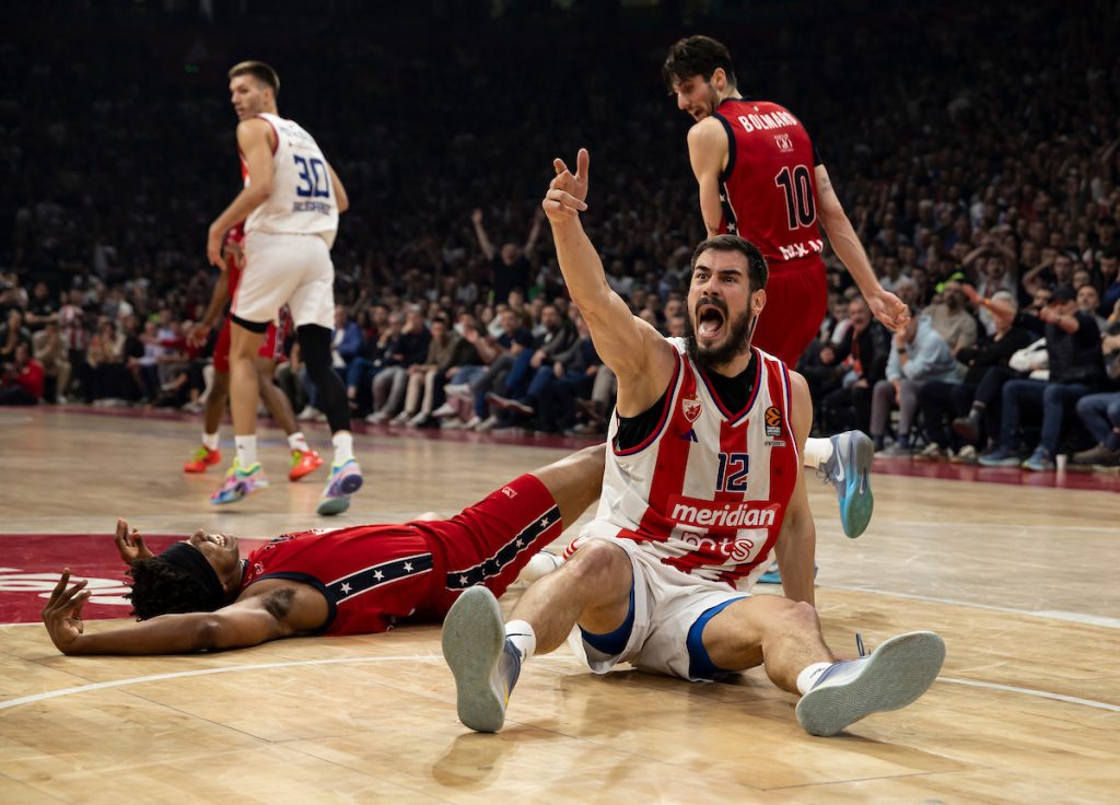 Borbeno poluvreme u Areni: Zvezda ima „-3“ na pauzi! Kalinić i Ledej u klinču (VIDEO)
