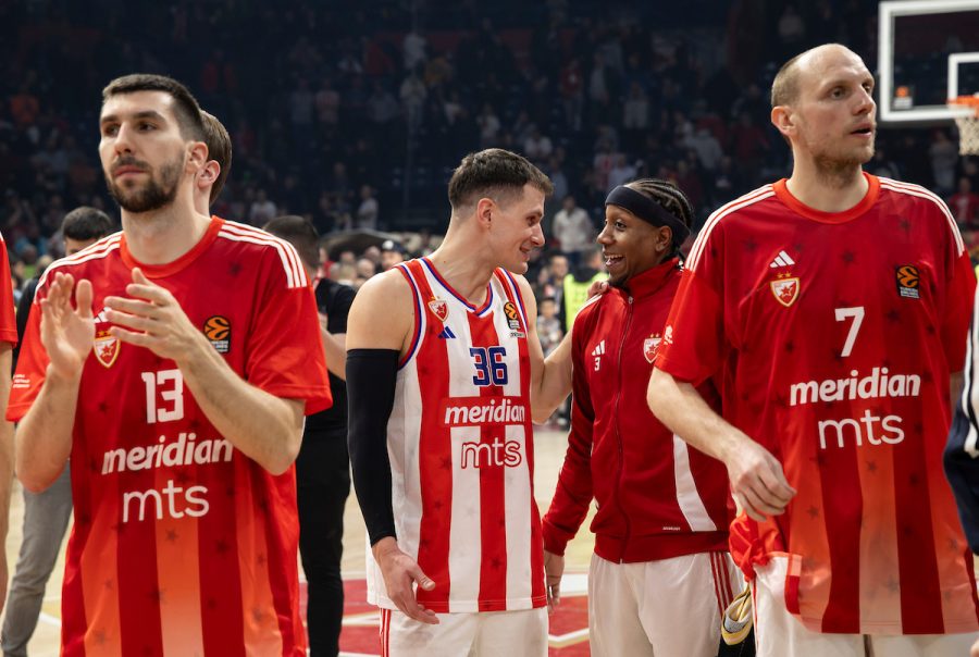 Nemanja Nedović i Ajzea Kenan u razgovoru (Foto: Starsport)