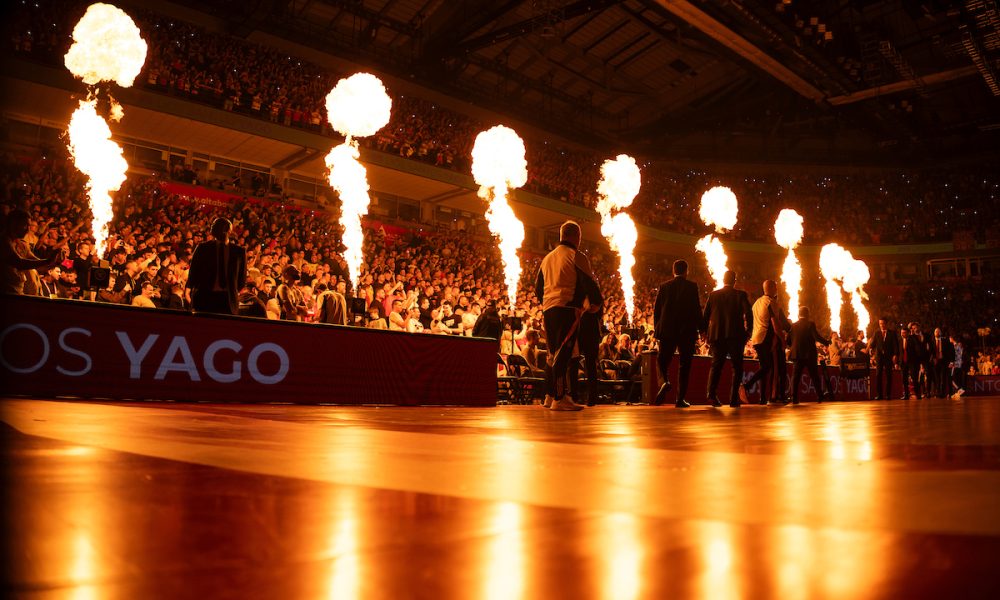 Haos ispred Arene: Navijači Partizana probili zaštitnu ogradu