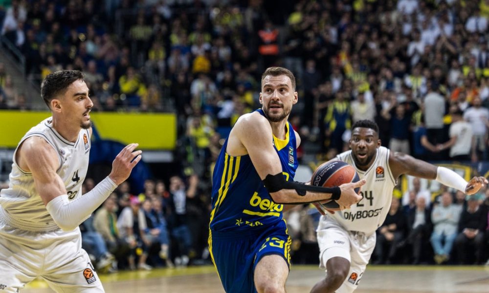 Fenerbahče trojkom uz zvuk sirene pobedio i za „večite“! (VIDEO)