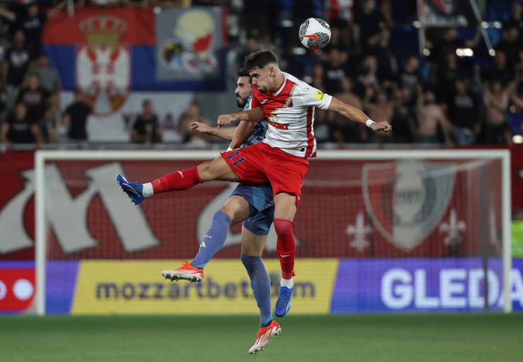 Čempionšip: Mladi Srbin blista, ali nema ko da ga prati (VIDEO)