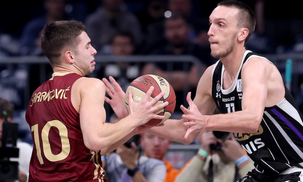 PARTIZAN ODRAĐUJE POSAO Crno-beli imaju „+8“ na poluvremenu! Stivens i Barna drže FMP u igri (VIDEO)