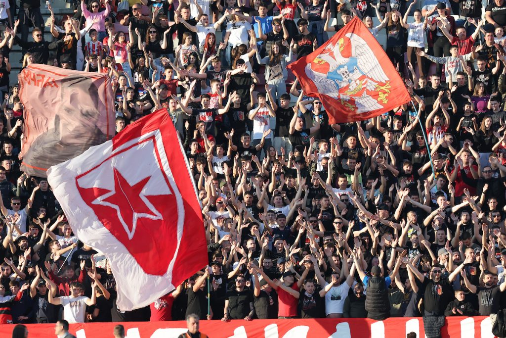 „TIFO SCENA“ Goreli su duksevi na Čairu, palile su i „meraklije“ (FOTO)