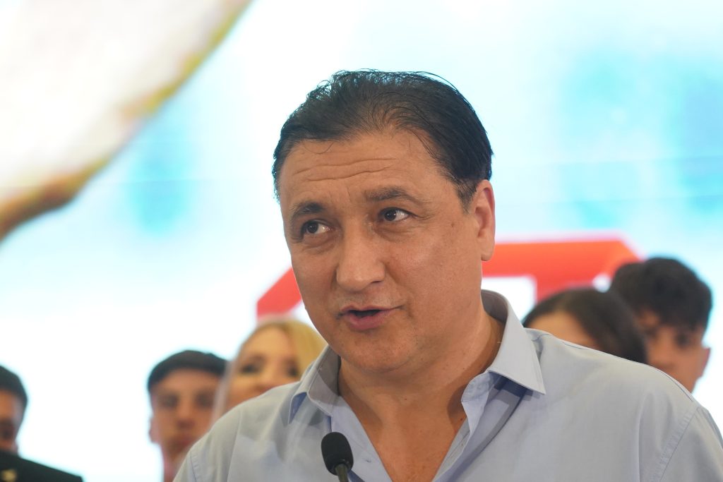 Legende Vardara i Zvezde sa navijačima pre meča u Skoplju