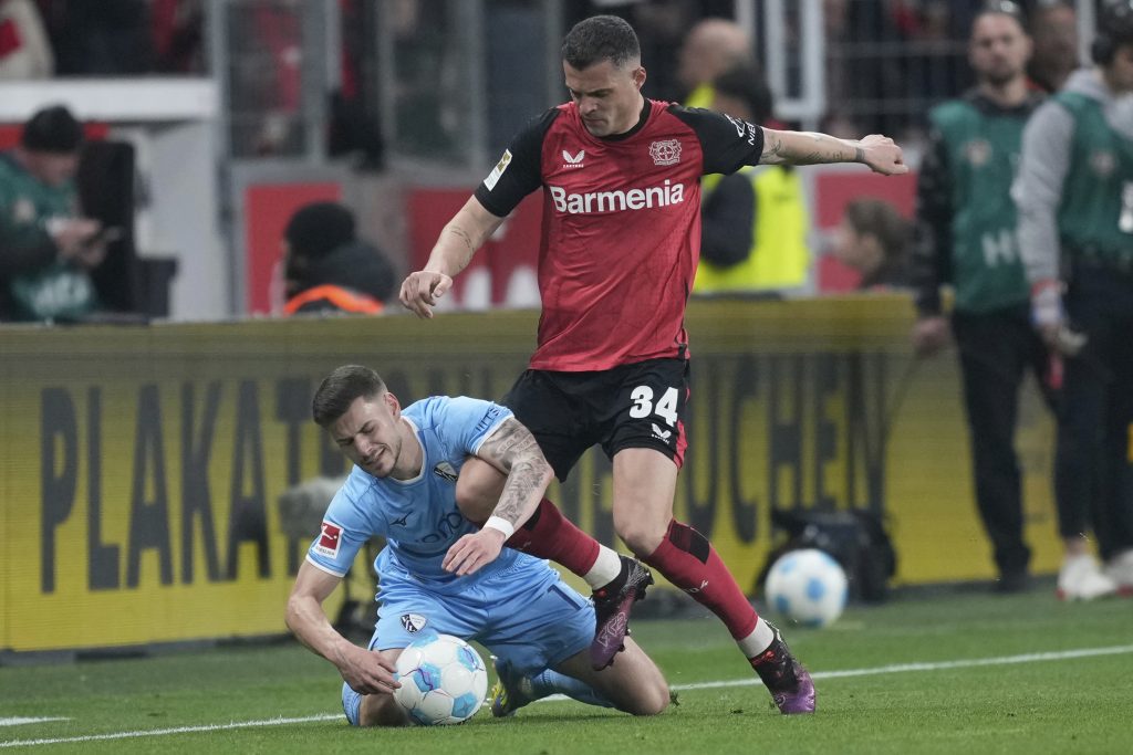 Džaka se svađao s navijačima posle ispadanja od Bilefelda (VIDEO)