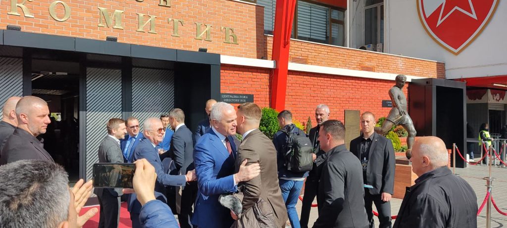 Doček: Uprava Crvene zvezde sačekala delegaciju Partizana
