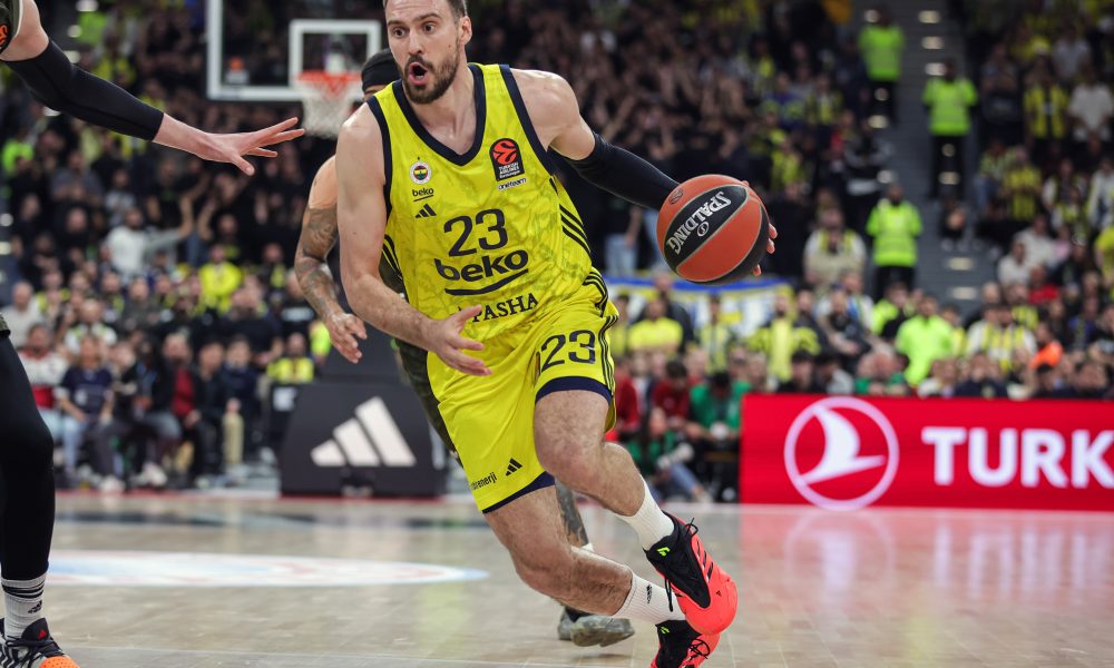 Zaslužio je! Gudurić ovacijama ispraćen iz Istanbula (VIDEO)