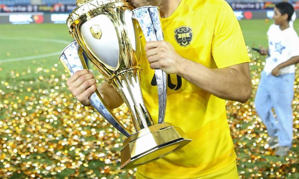 Srpski defanzivac došao do prvog trofeja u Bahreinu (FOTO+VIDEO)