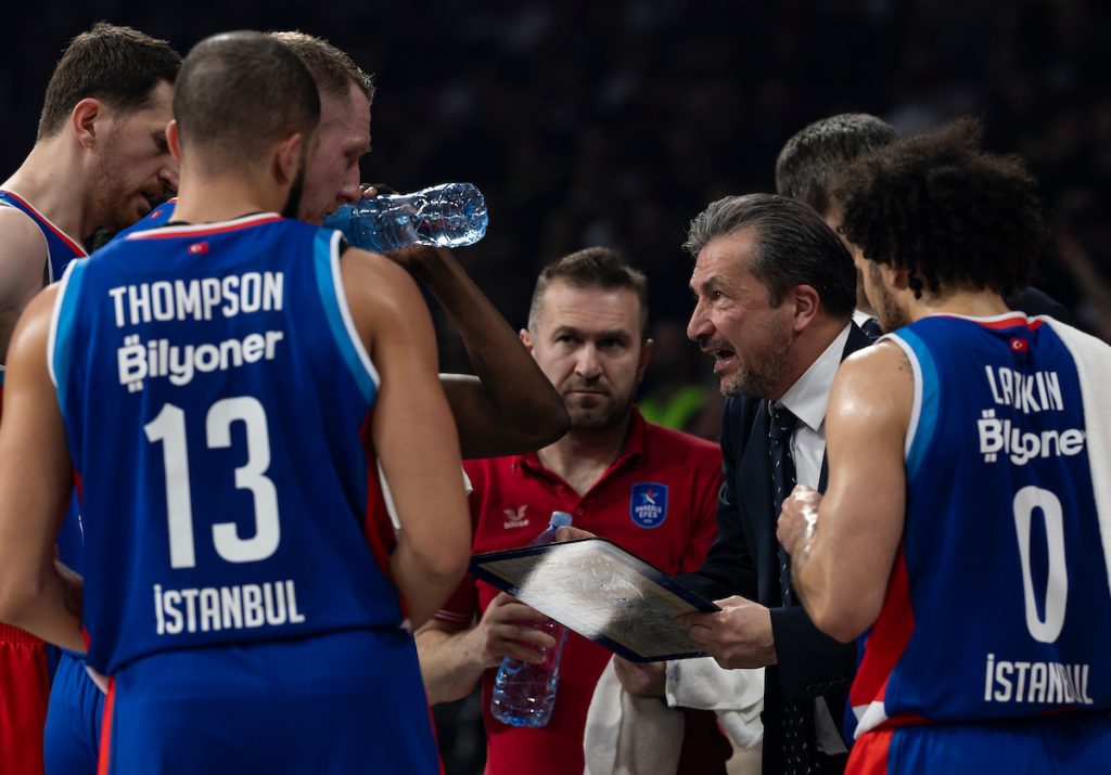Efes značajno oslabljen izlazi na megdan Zvezdi?