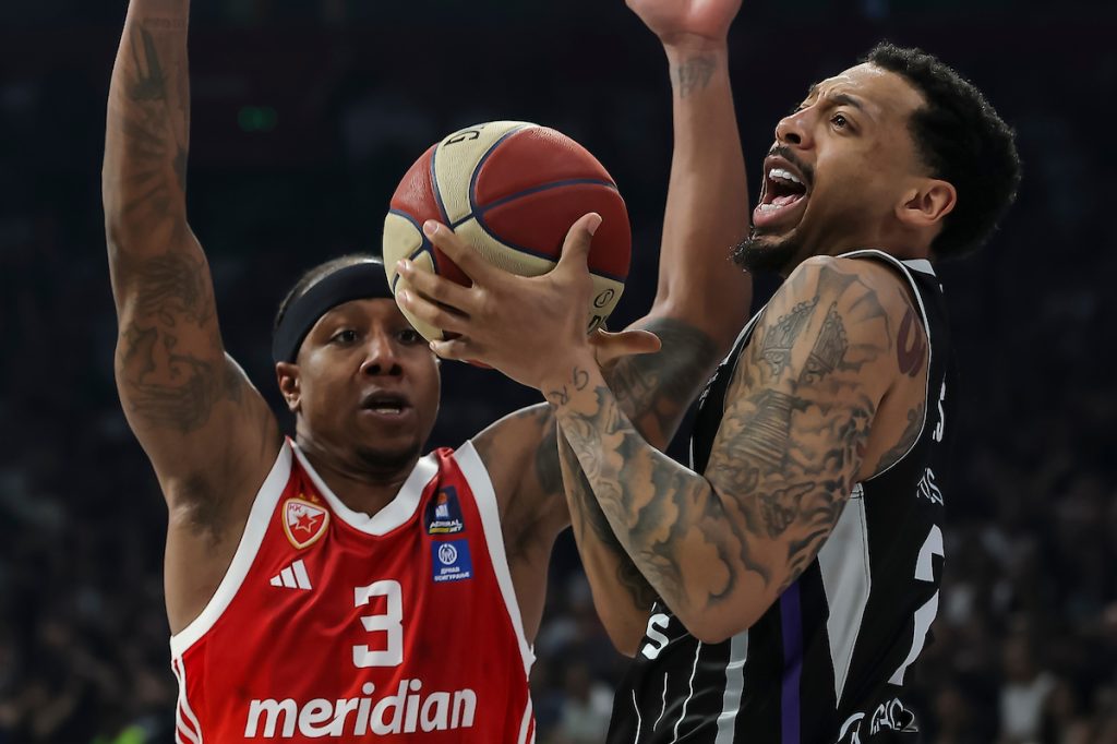 Partizan srušio Zvezdu u krcatoj Areni! Crno-beli i dalje veruju u „pol“ poziciju