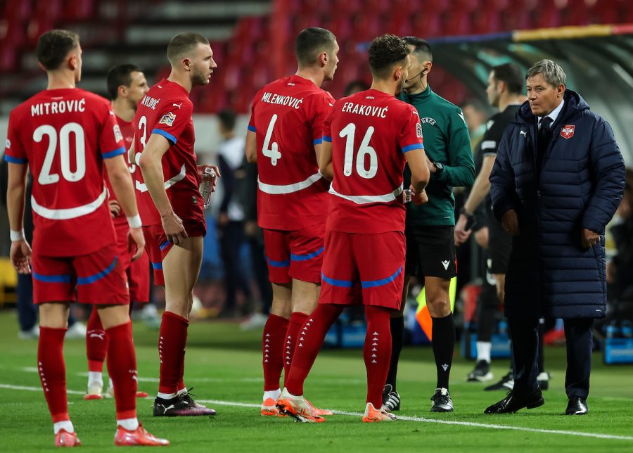 Dragan Stojković Piksi sa reprezentativcima Srbije (Foto: Starsport)