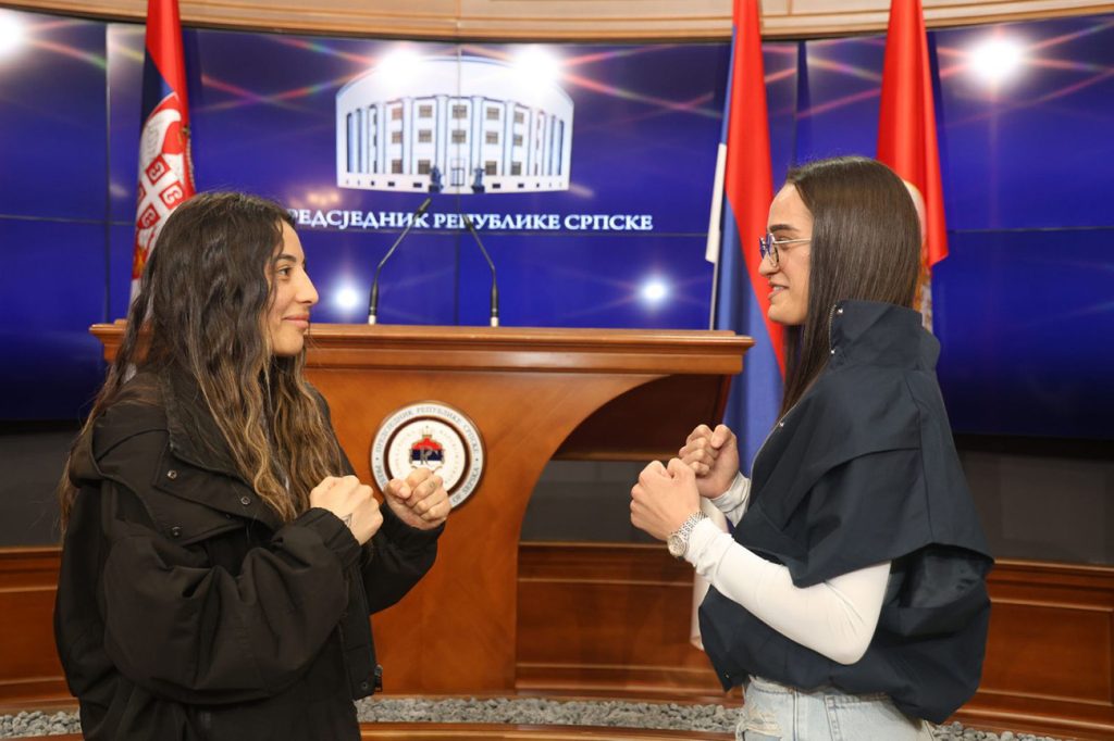 Održana konferencija u Banja Luci – Sara Ćirković: Ponosna sam što sam Srpkinja!