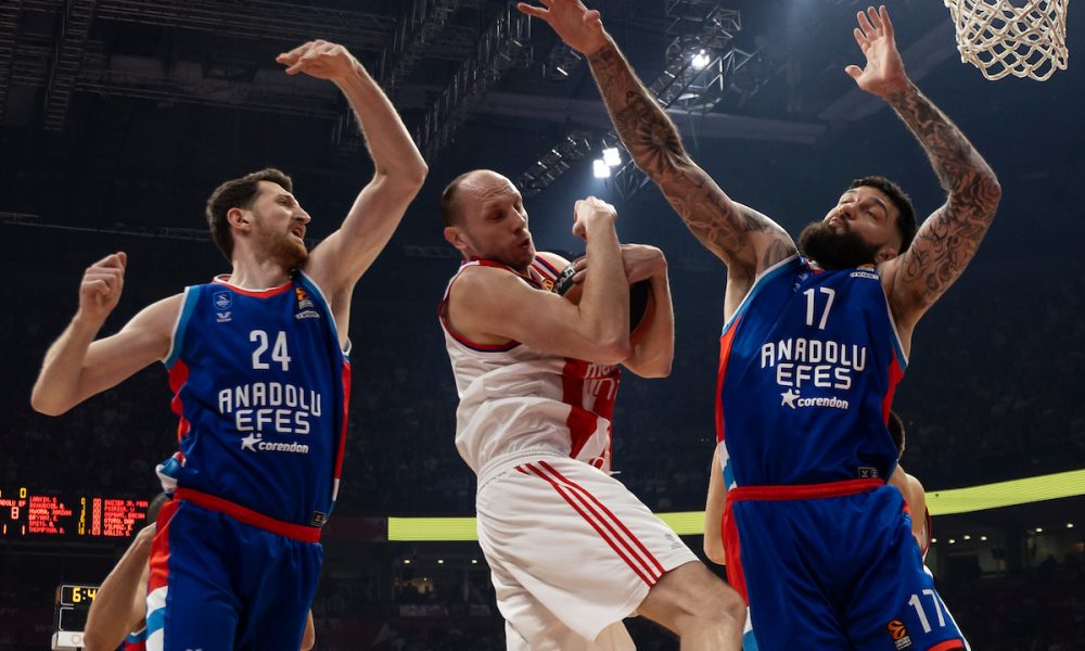 Efes odoleo borbenoj Zvezdi! Mekintajer promašio pobedu u poslednjoj sekundi