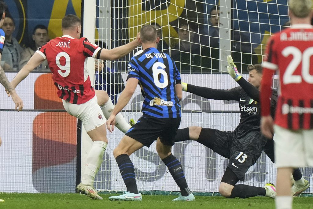 Nastavlja gde je stao: Jović odveo Milan u finale Kupa! (VIDEO)
