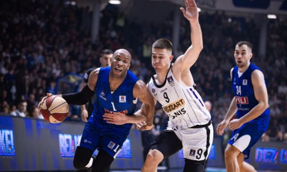 Poluvreme: Partizan se muči u napadu, zaostaje 10 poena