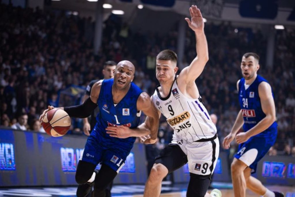 Poluvreme: Partizan se muči u napadu, zaostaje 10 poena