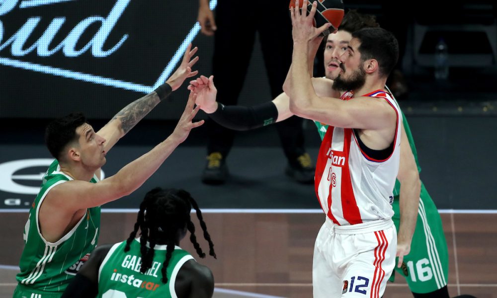 Poluvreme puno preokreta! Zvezda vodi protiv šampiona na pauzi