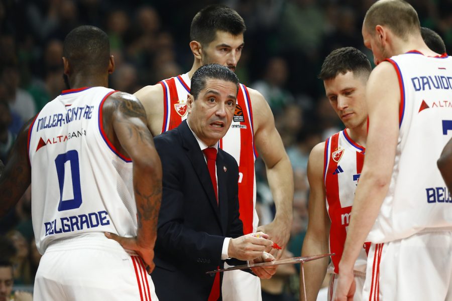 Janis Sferopulos sa košarkašima Crvene zvezde (Foto: Starsport)