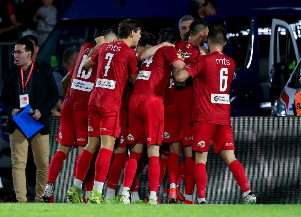 Zvezda je u nokautu: Radnički vodi 3:0, šampion ne zna gde je!