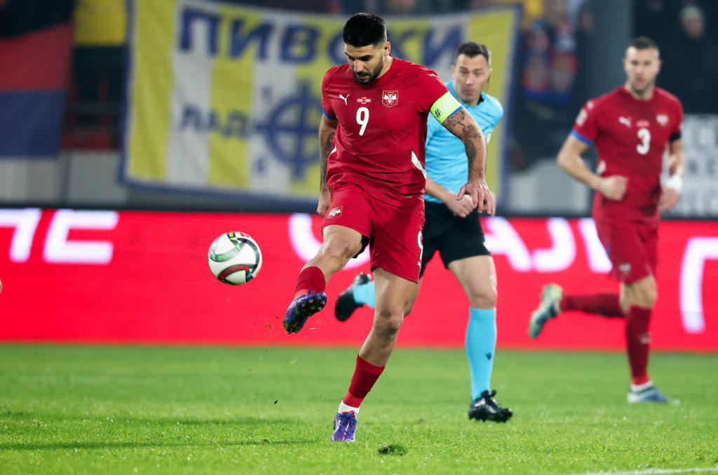 Da li Nemci znaju nešto ili provociraju „grobare“? Mitrović na meti Zvezde!